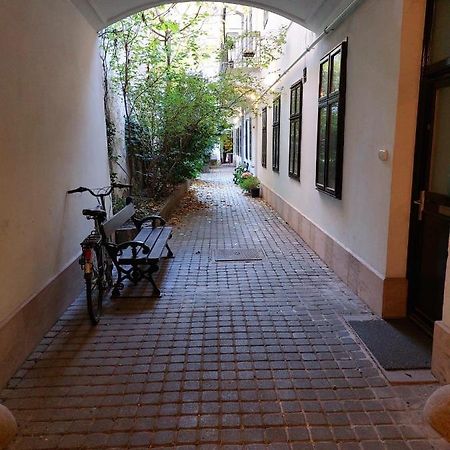 Happy Apartment In The Heart Of Budapest With 2 Rooms 外观 照片