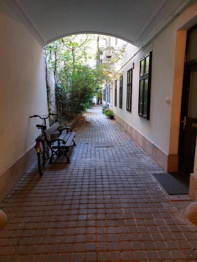 Happy Apartment In The Heart Of Budapest With 2 Rooms 外观 照片